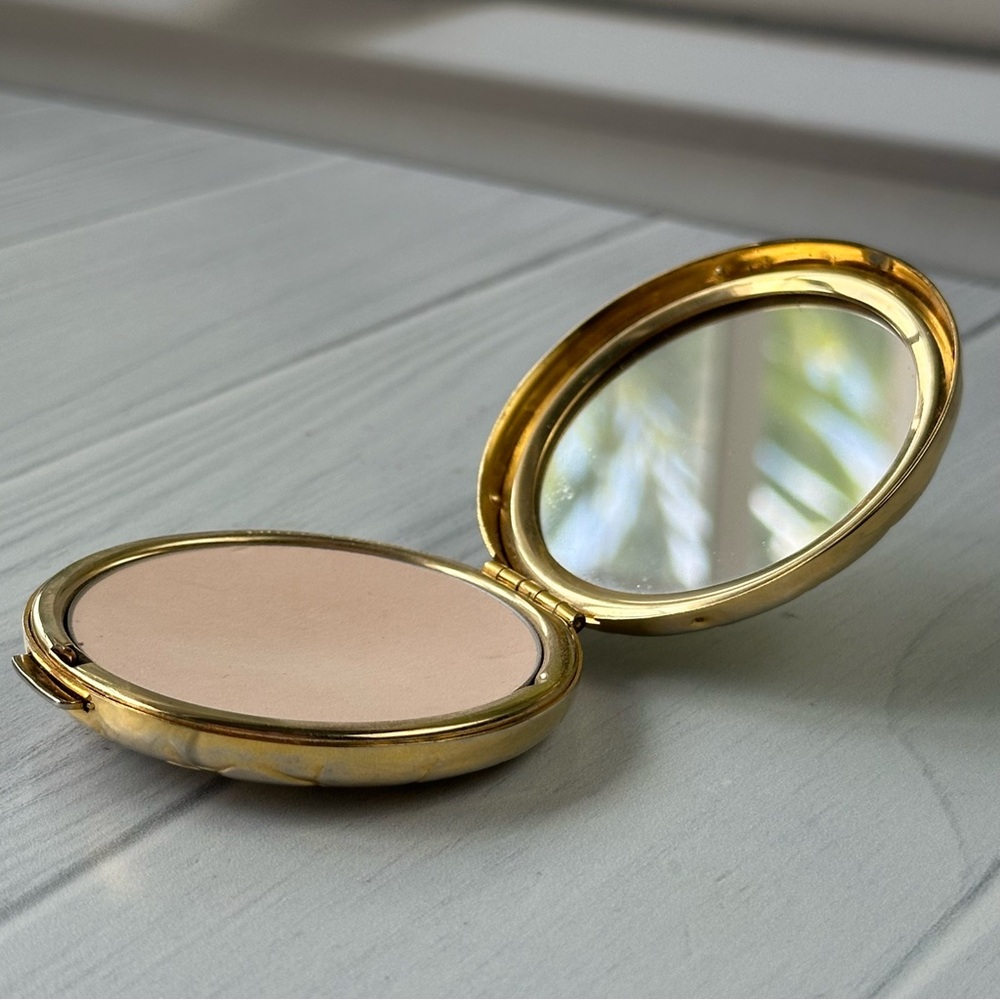 Vintage Estee Lauder Gold Honeycomb Powder Compact Mirror 2” Purse Size